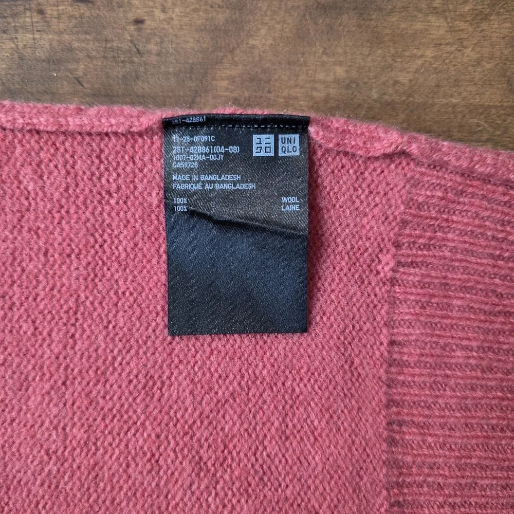 New With Tags: UNIQLO Premium Lambswool Crew Neck Sweater– Size XS – Salmon Pink - Picture 7 of 7